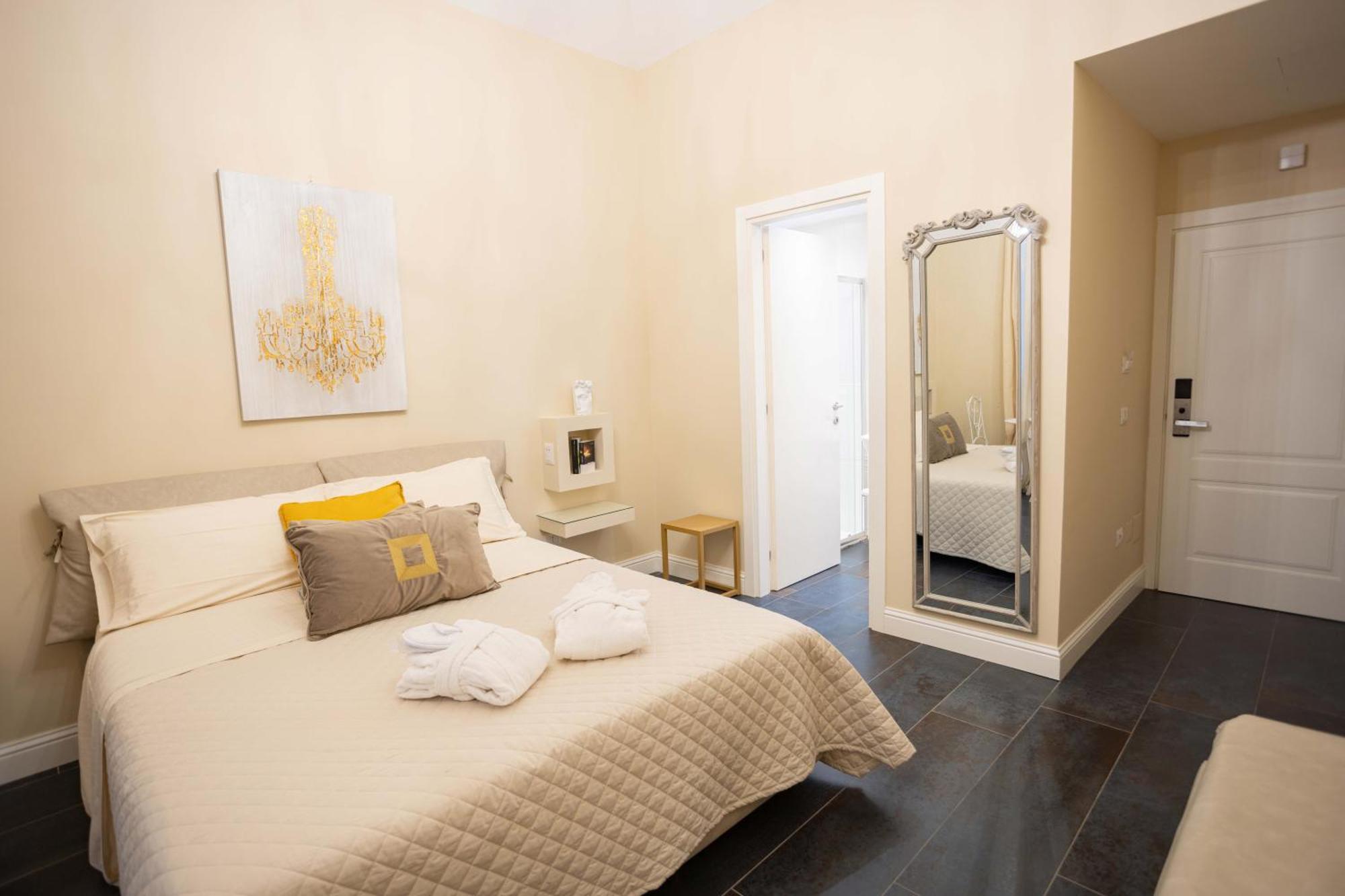 Domus Deorum Bed & Breakfast Naples