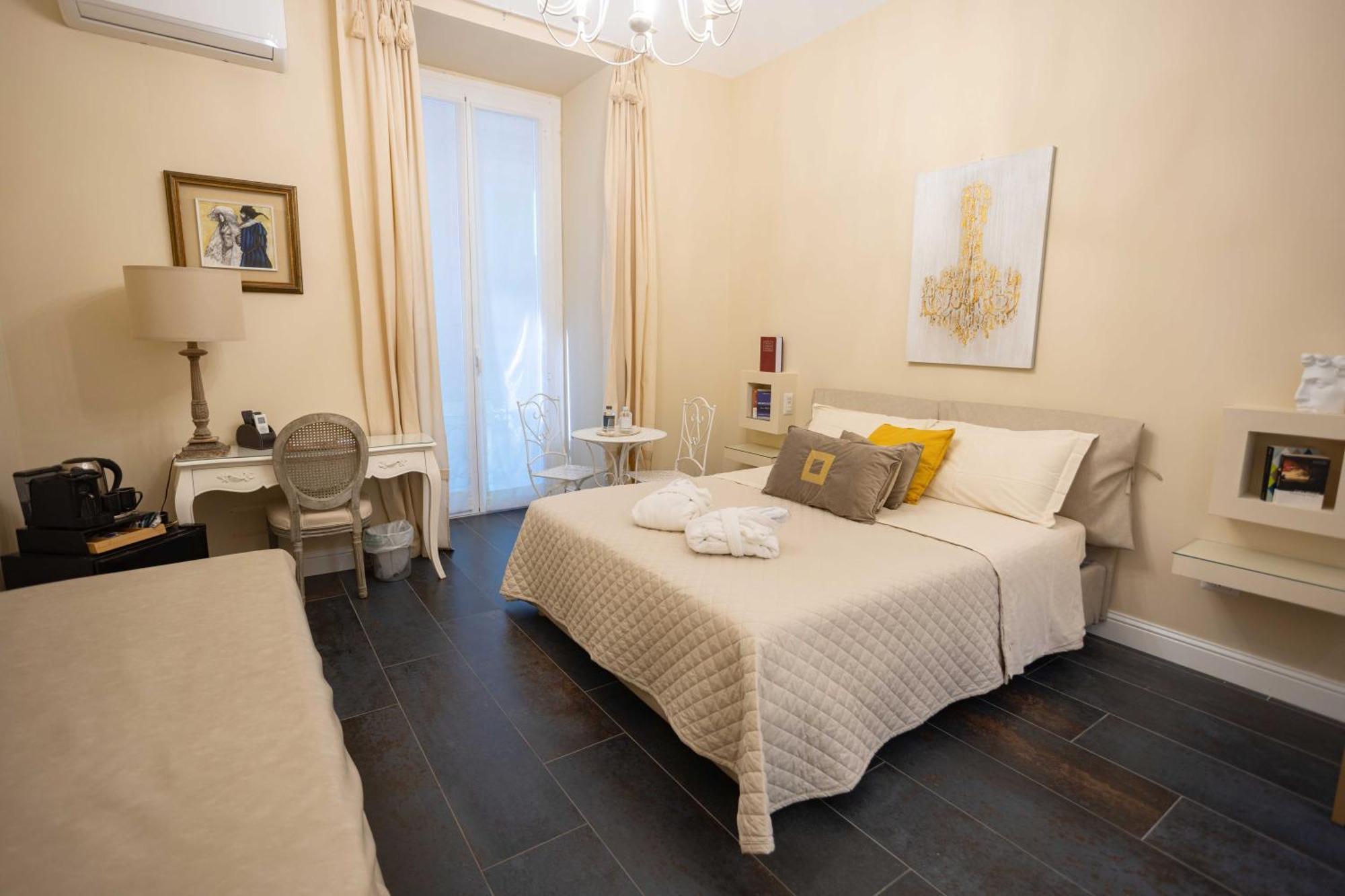 Domus Deorum Naples